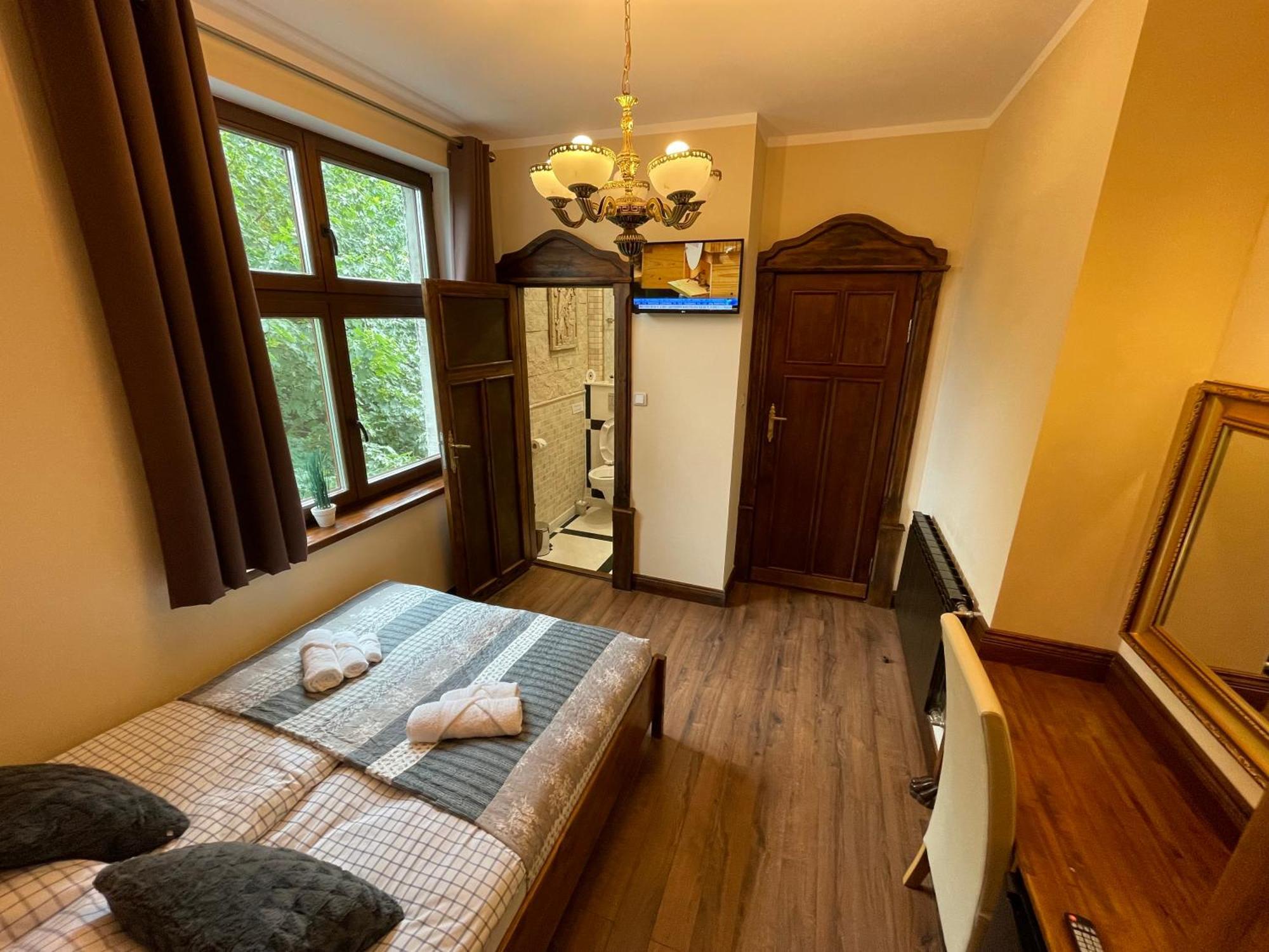 Dworek Oliwski Bed & Breakfast Gdańsk