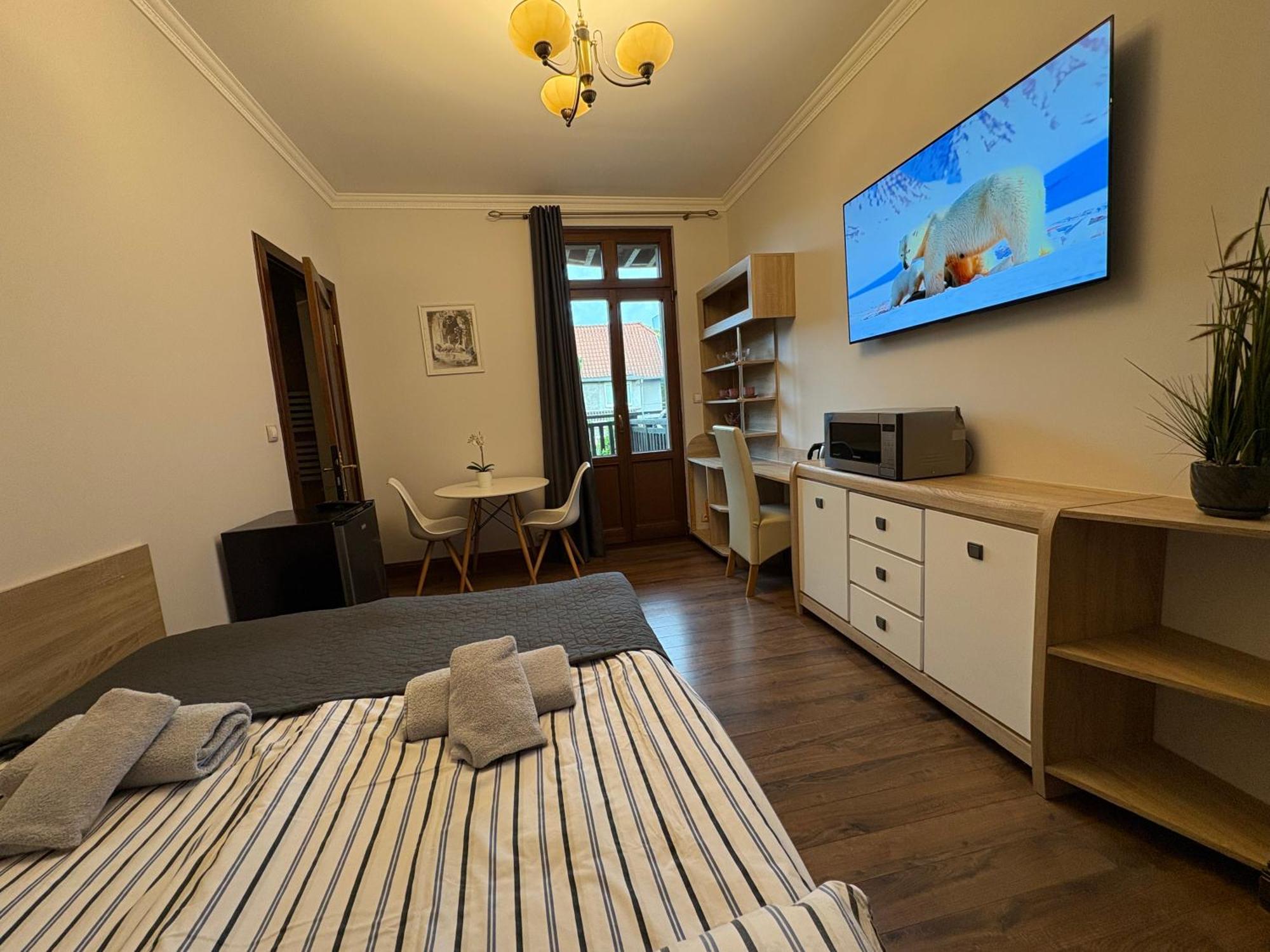 Bed & Breakfast Dworek Oliwski 3*